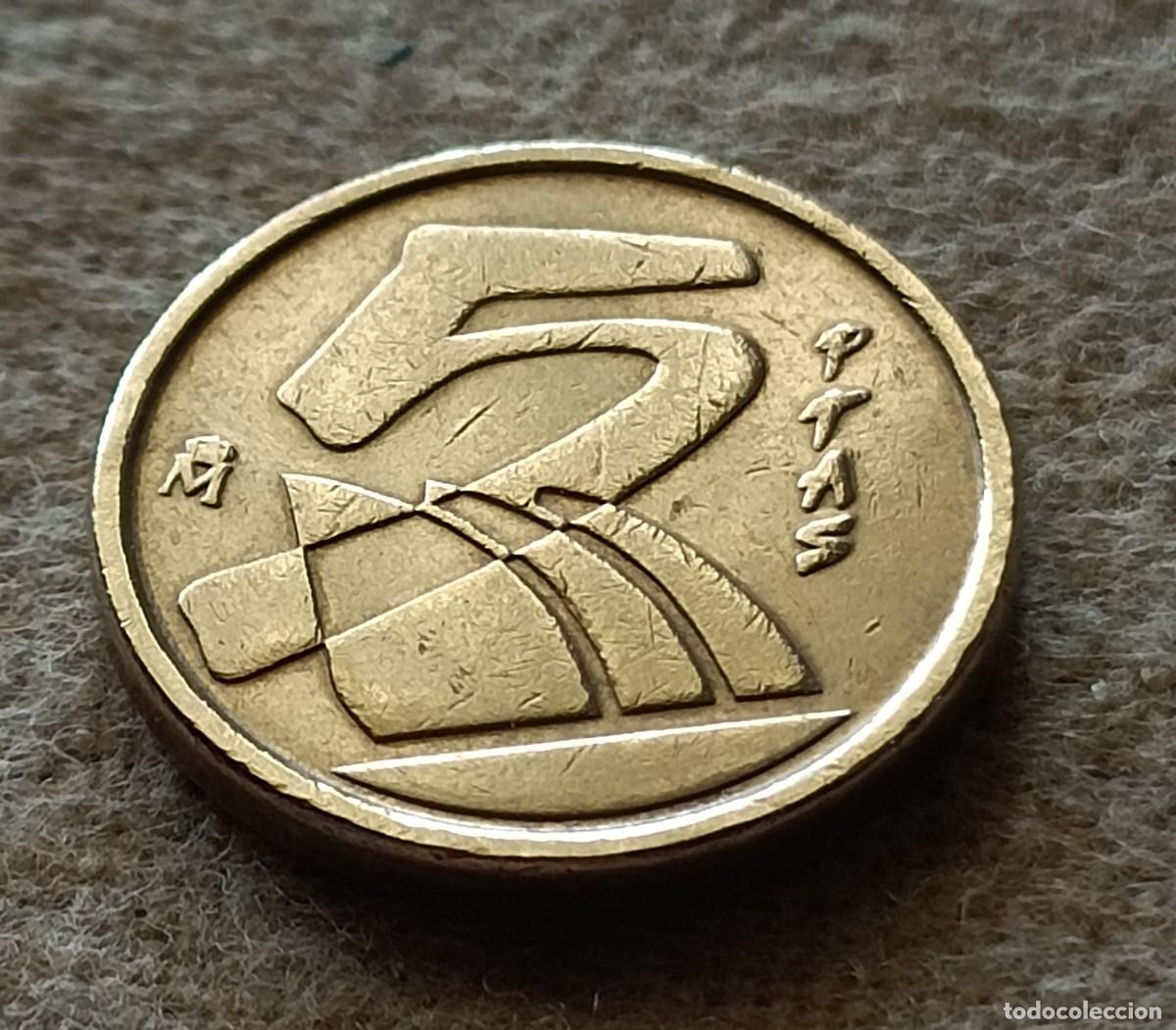 Monedas Franco: Moneda 5 pesetas 1992 - Foto 2