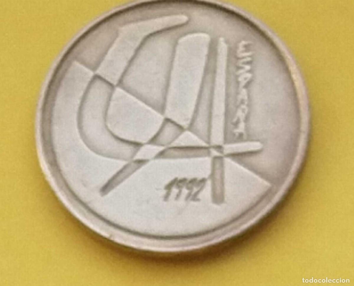 Monedas Franco: Moneda 5 pesetas de 1992 - Foto 2