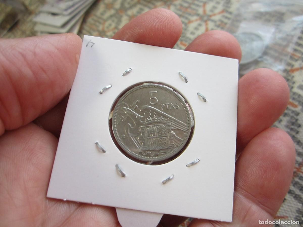 Monedas Franco: MONEDA DE 5 PESETAS DE 1957*72 - Foto 2