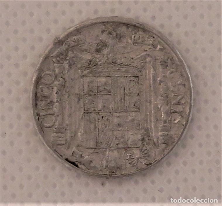 Monedas Franco: Moneda de 5 ctmos. de 1945 - Foto 2