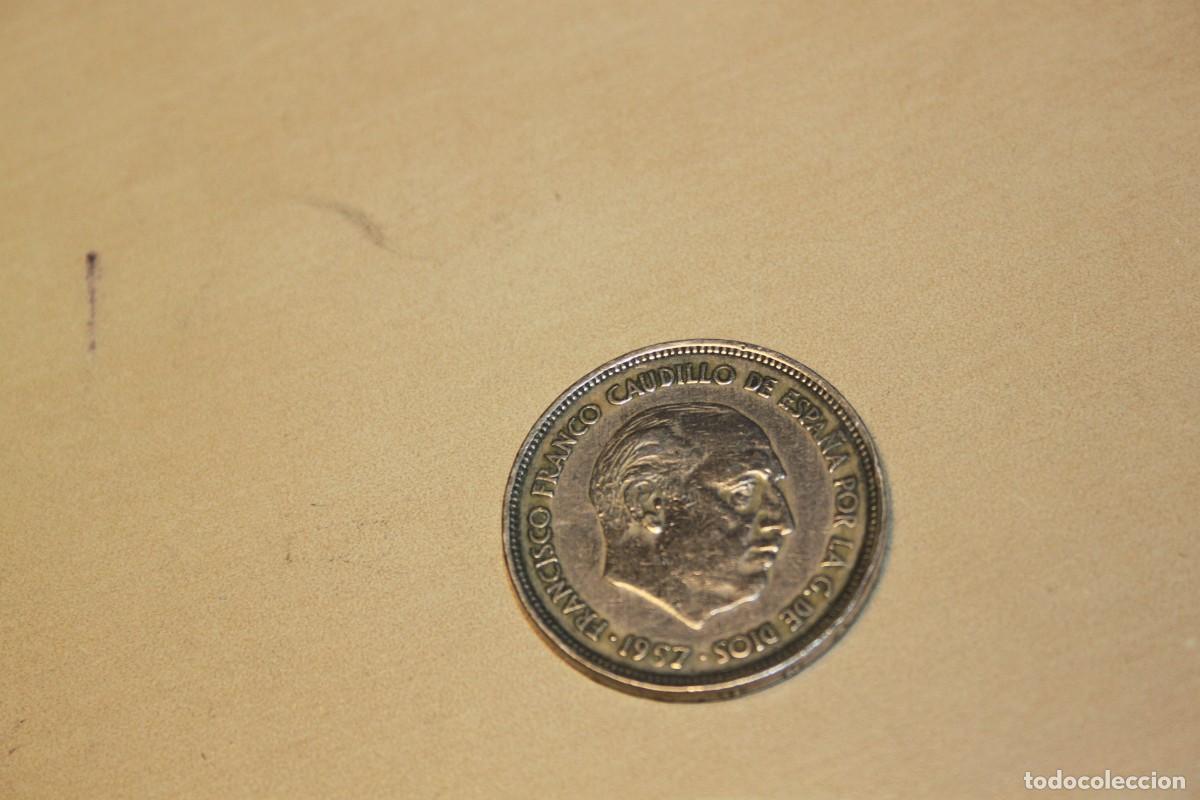 Monedas Franco: VENTICINCO PESETAS DE FRANCO - Foto 2