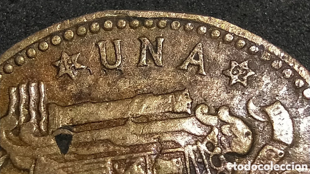 Monedas Franco: Peseta con gran exceso de material - Foto 2