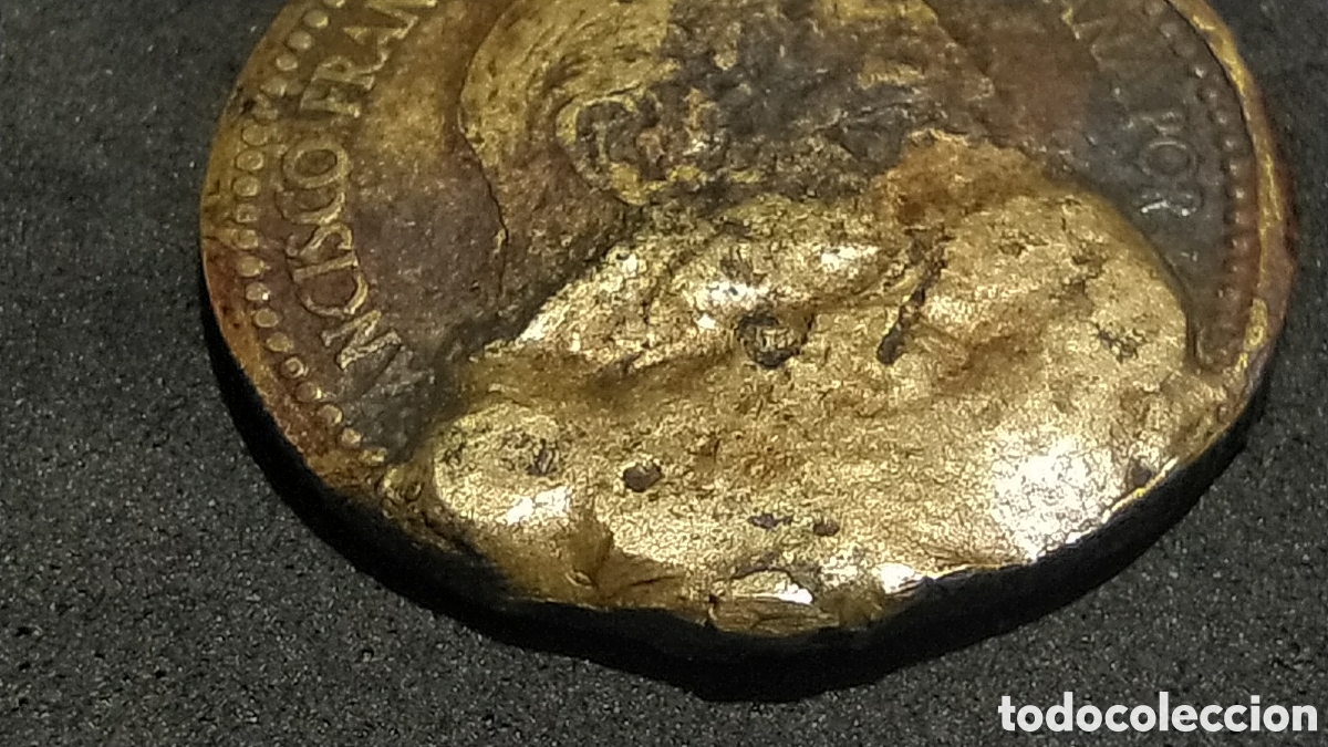 Monedas Franco: Peseta con gran exceso de material - Foto 7