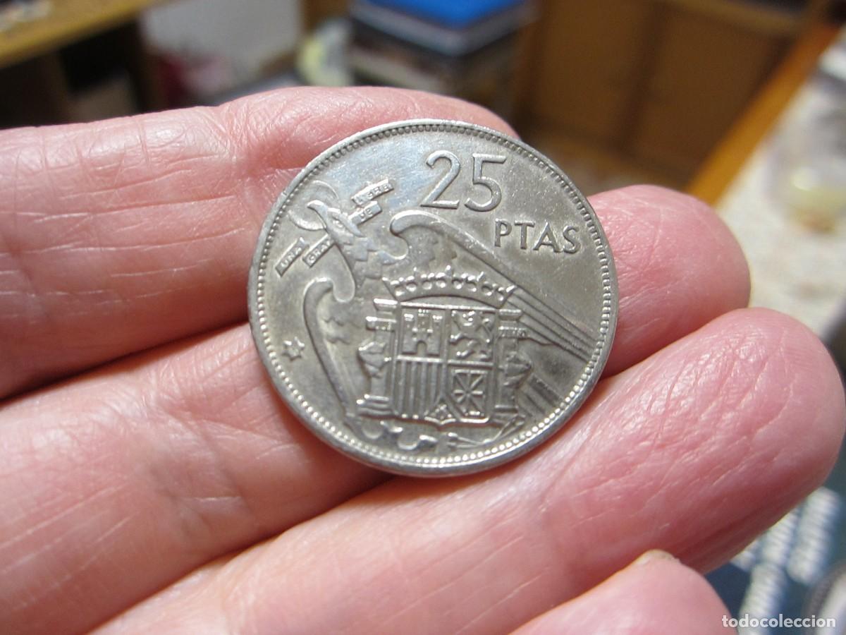 Monedas Franco: MONEDA DE 25 PESETAS DE 1957*68 - Foto 2