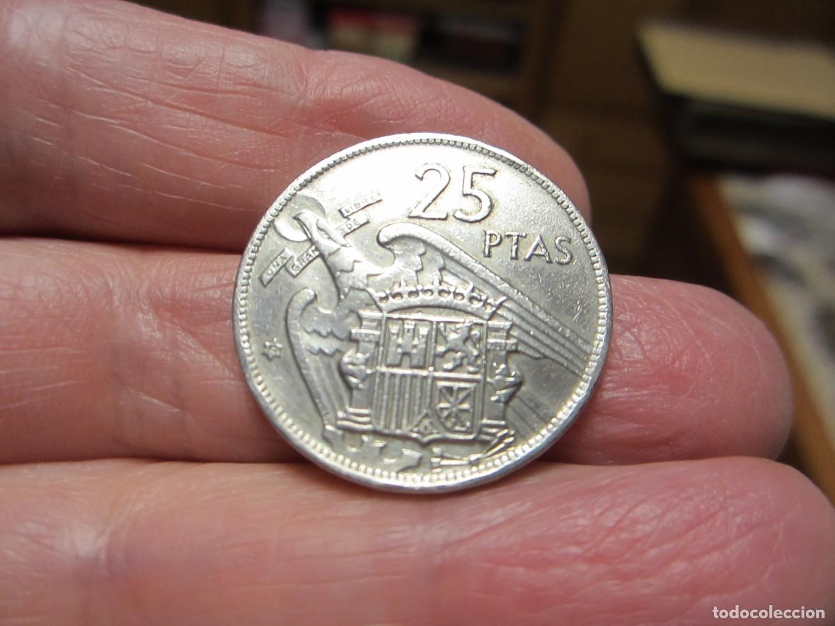 Monedas Franco: MONEDA DE 25 PESETAS DE 1957*72 - Foto 2