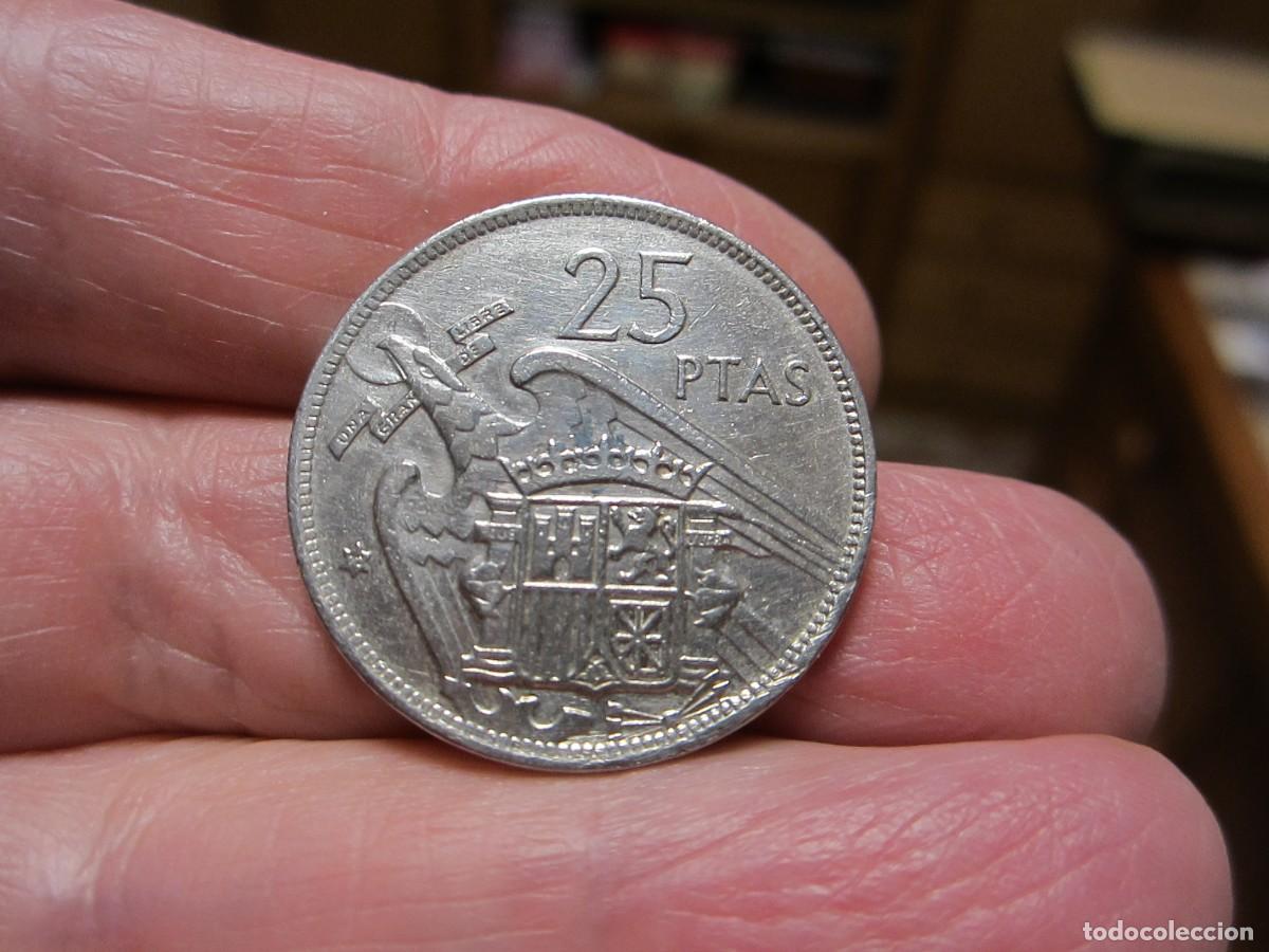 Monedas Franco: MONEDA DE 25 PESETAS DE 1957*72 - Foto 2