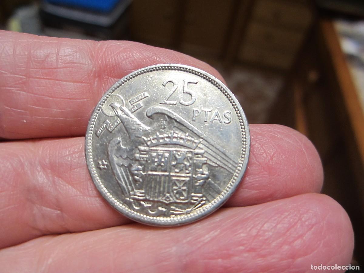 Monedas Franco: MONEDA DE 25 PESETAS DE 1957*74 - Foto 2