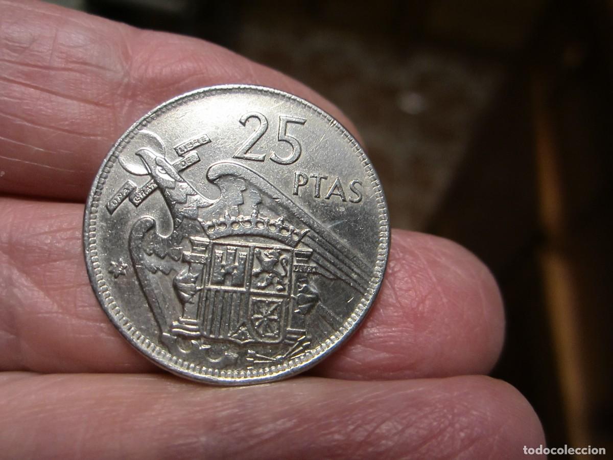 Monedas Franco: MONEDA DE 25 PESETAS DE 1957*75 - Foto 2