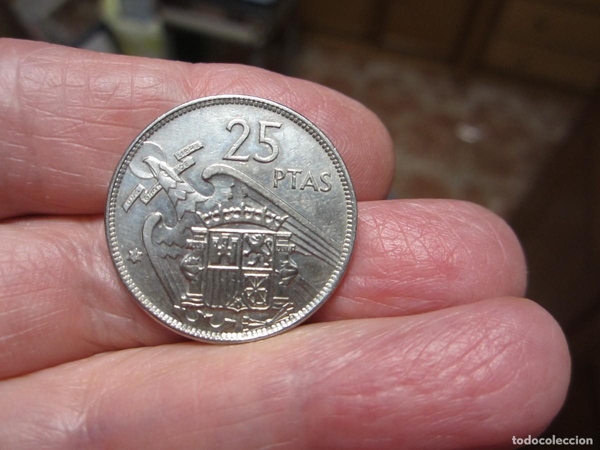 Monedas Franco: MONEDA DE 25 PESETAS DE 1957*75 - Foto 2