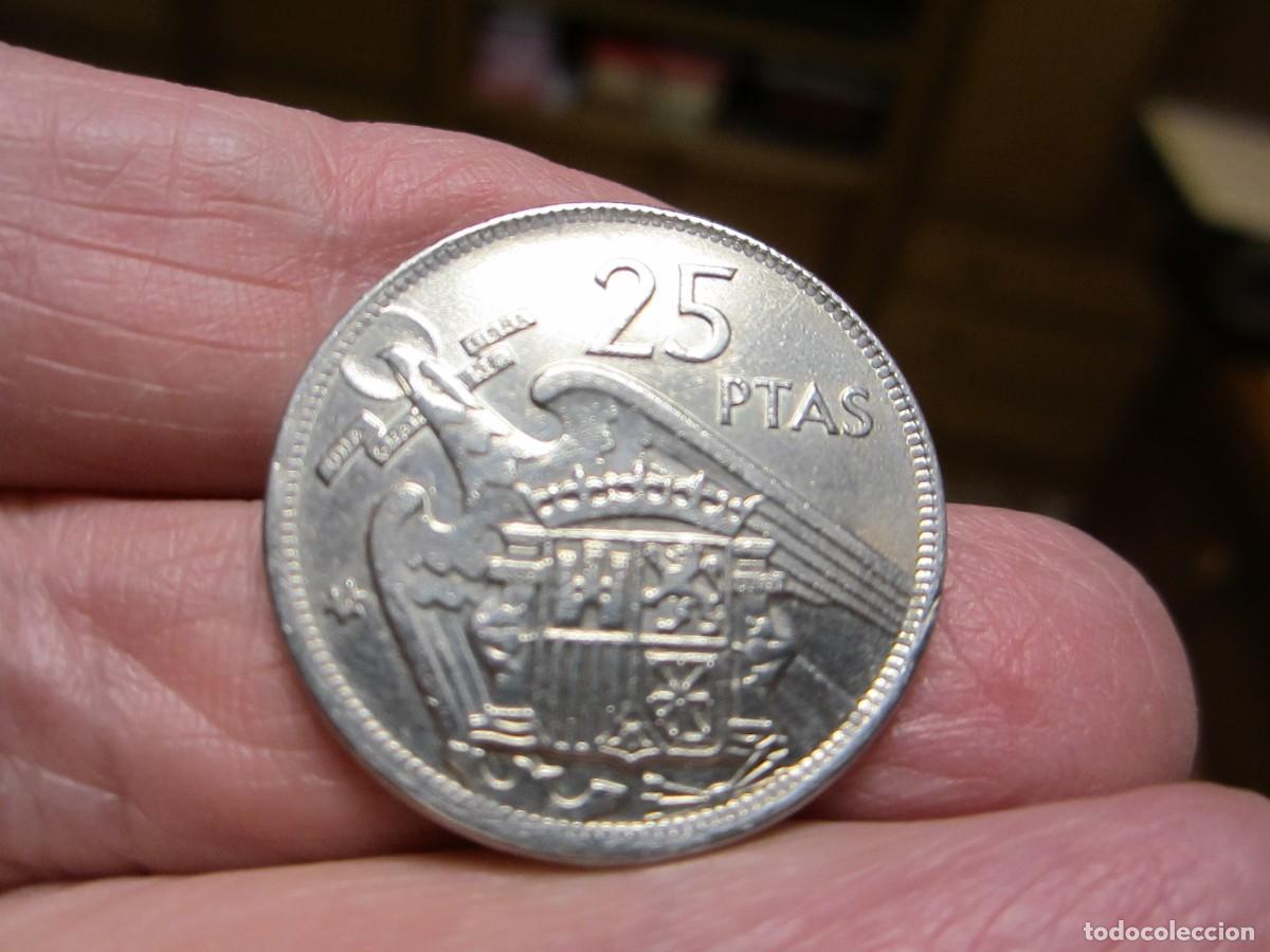 Monedas Franco: MONEDA DE 25 PESETAS DE 1957*75 - Foto 2