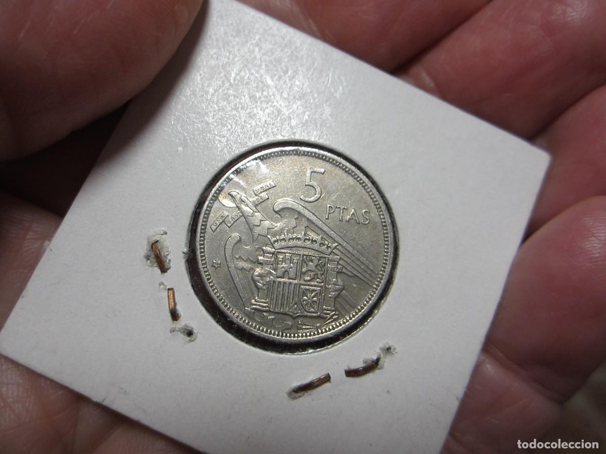 Monedas Franco: MONEDA DE 5 PESETAS DE 1957*72 - Foto 2