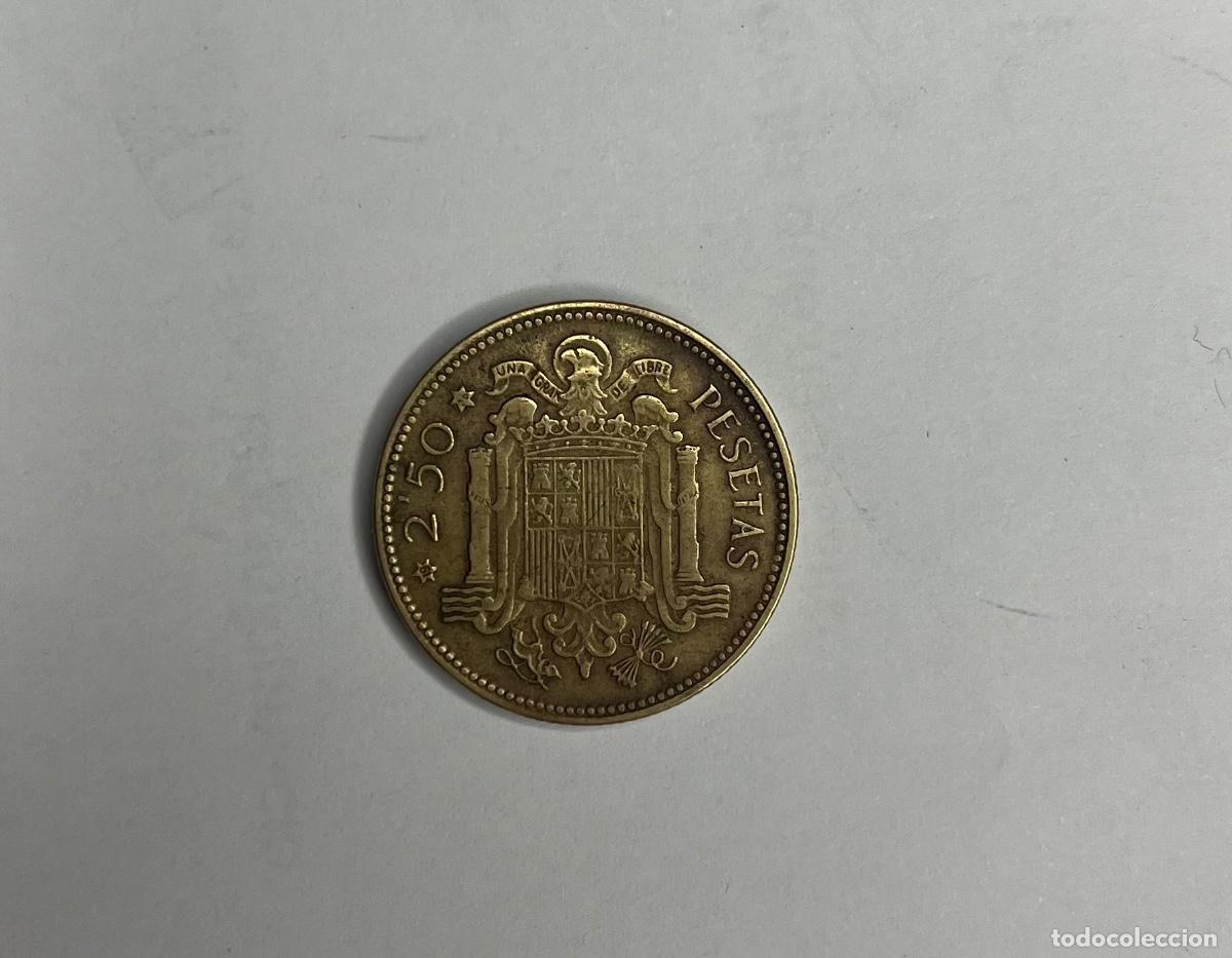 Monedas Franco: Moneda de 2,5 pesetas - Foto 2