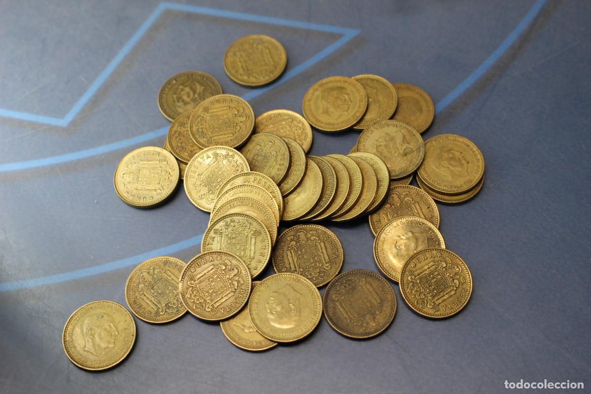 Monedas Franco: 42 monedas de 1 peseta de 1966. - Foto 1