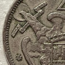 Monedas Franco: LOTE DE 6 MONEDAS DIFERENTES ESTADO ESPAÑOL Y REPÚBLICA + REGALO. REF. - LT006