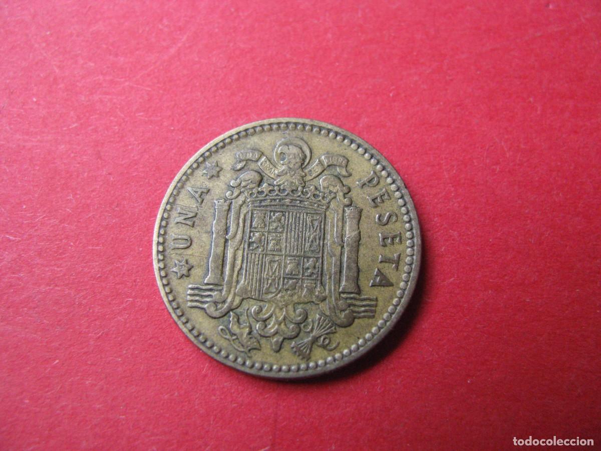 Monedas Franco: MONEDA 1 PESETA 1963. CON DEFECTO. - Foto 3