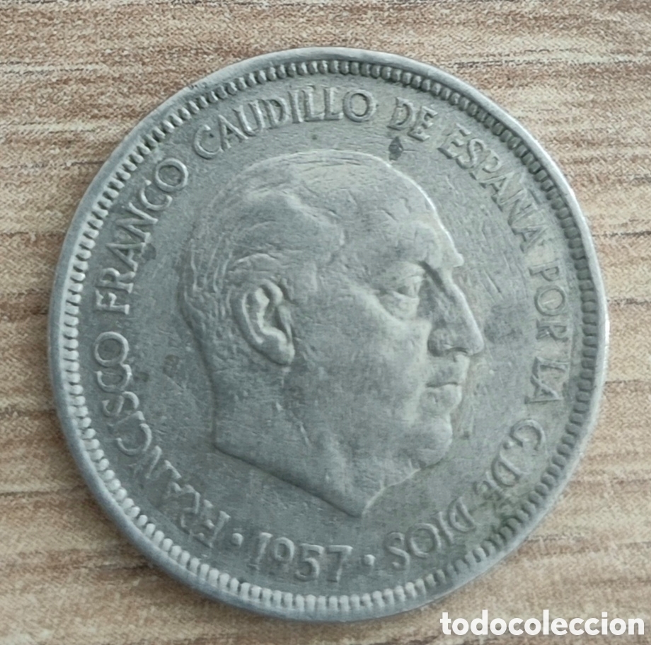 Monedas Franco: Moneda caudillo de 1957 con n&uacute;mero 73 en la estrella - Foto 1