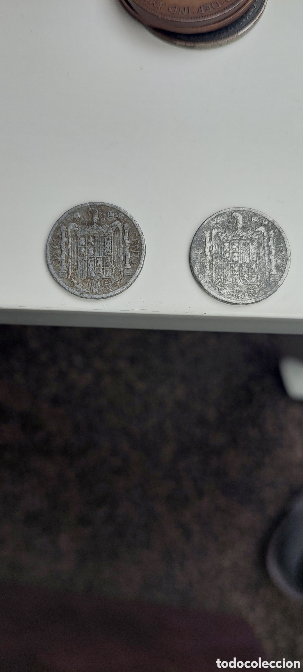 Monedas Franco: 5 centimos de 1945 son 2. - Foto 2
