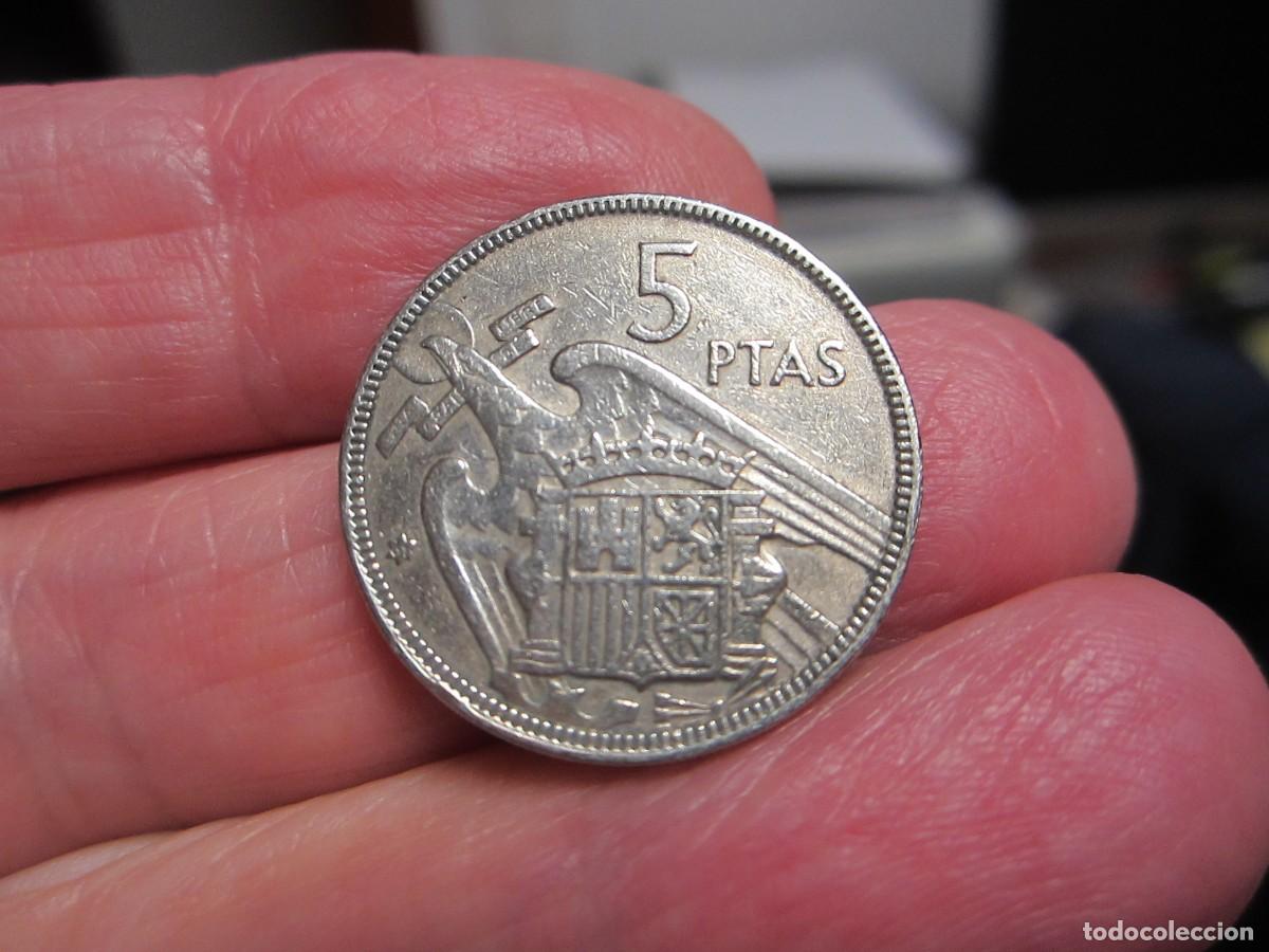 Monedas Franco: MONEDA DE 5 PESETAS DE 1957*61 - Foto 2