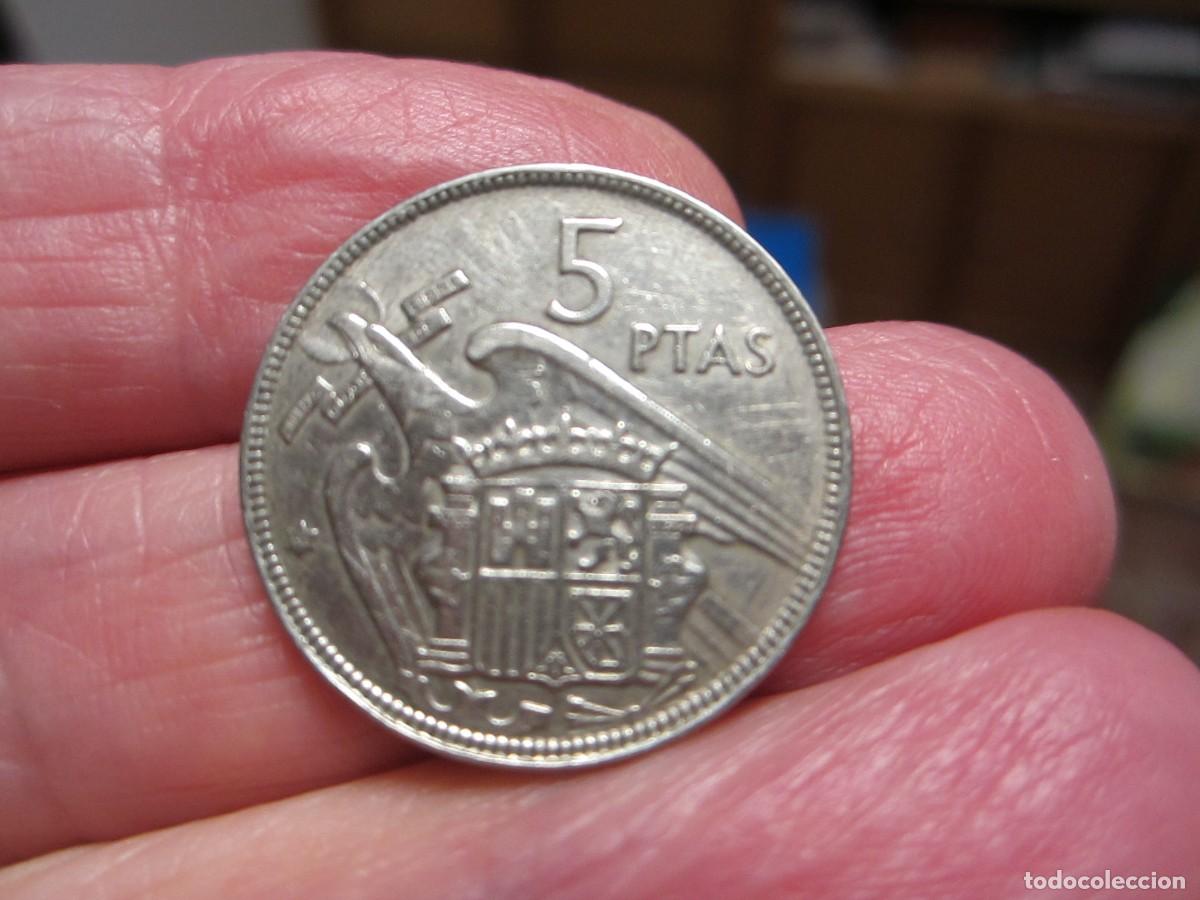 Monedas Franco: MONEDA DE 5 PESETAS DE 1957*64 - Foto 2