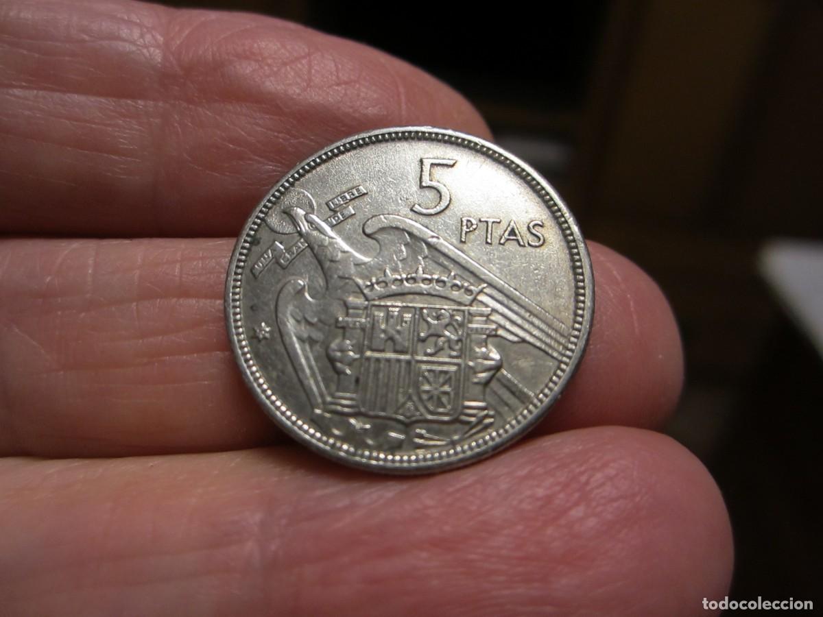 Monedas Franco: MONEDA DE 5 PESETAS DE 1957*70 - Foto 2