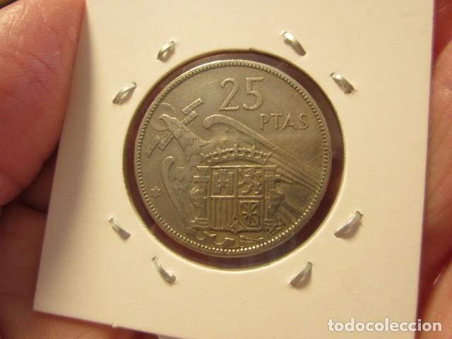 Monedas Franco: MONEDA DE 25 PESETAS DE 1957*65 - Foto 2