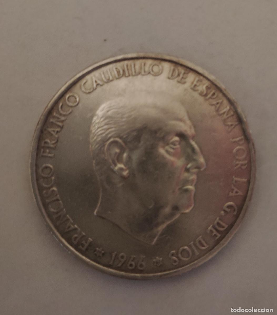 Monedas Franco: Moneda de 100 pesetas de 1966 de plata - Foto 2
