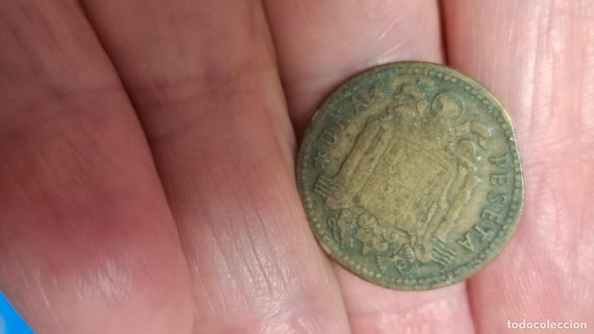 Monedas Franco: MONEDA DE 1 PESETA DE 1953 (CON ERROR) - Foto 2