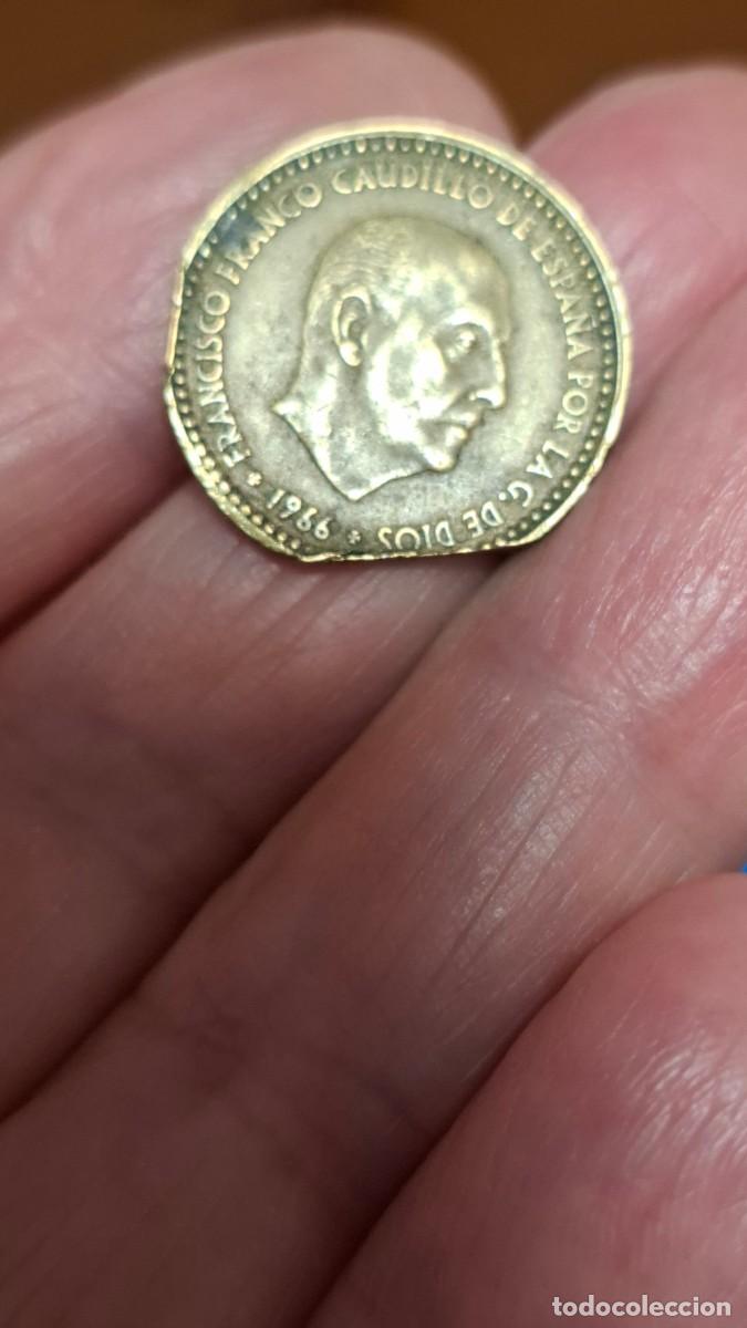 Monedas Franco: MONEDA DE 1 PESETA DE 1966 (CON ERROR) - Foto 1