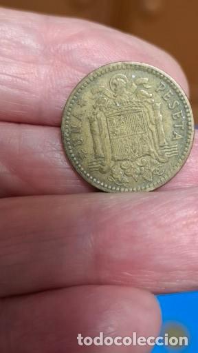 Monedas Franco: MONEDA DE 1 PESETA DE 1963 (CON ERROR) - Foto 2