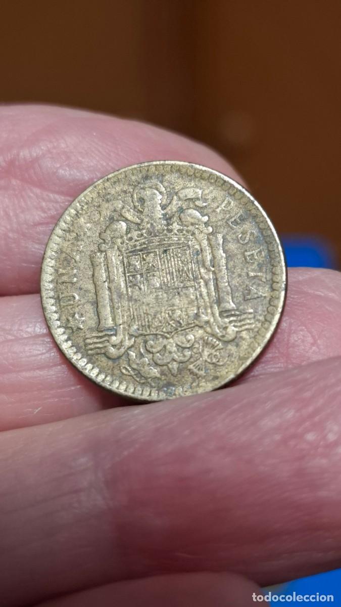 Monedas Franco: MONEDA DE 1 PESETA DE 1963 (CON ERROR) - Foto 2