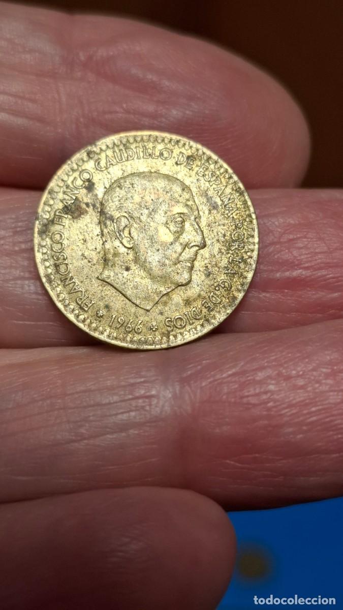 Monedas Franco: MONEDA DE 1 PESETA DE 1966 (CON ERROR) - Foto 1