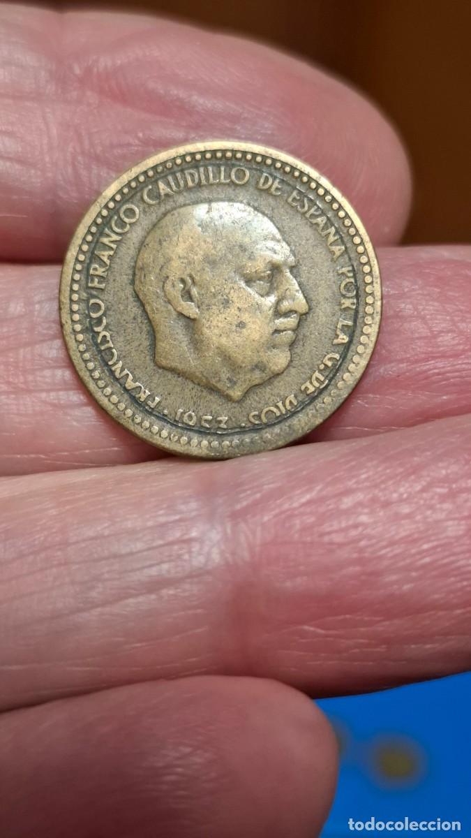 Monedas Franco: MONEDA DE 1 PESETA DE 1953 (CON ERROR) - Foto 1