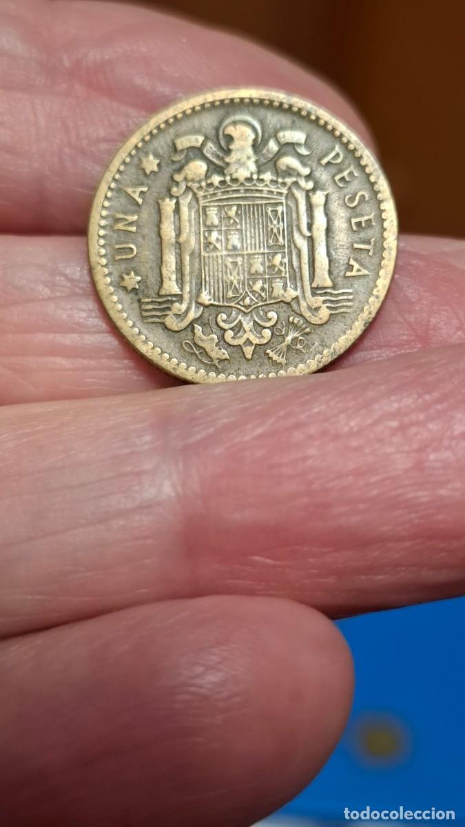 Monedas Franco: MONEDA DE 1 PESETA DE 1953 (CON ERROR) - Foto 2