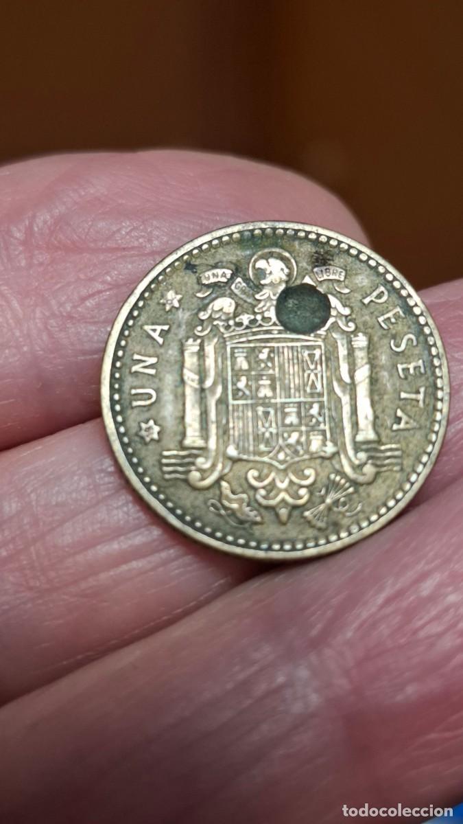 Monedas Franco: MONEDA DE 1 PESETA DE 1963 (CON ERROR) - Foto 2
