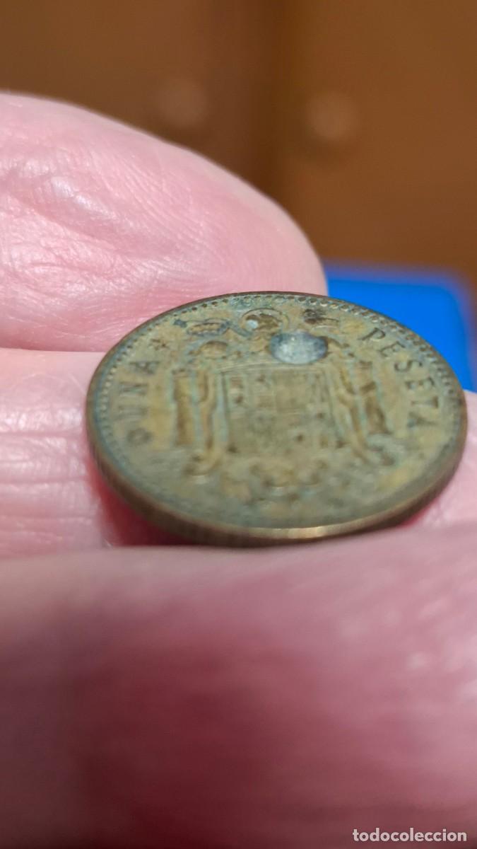 Monedas Franco: MONEDA DE 1 PESETA DE 1963 (CON ERROR) - Foto 3