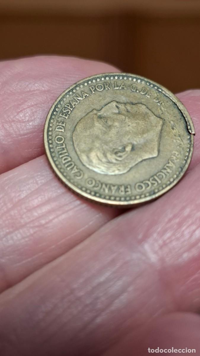 Monedas Franco: MONEDA DE 1 PESETA DE 1963 (CON ERROR) - Foto 2