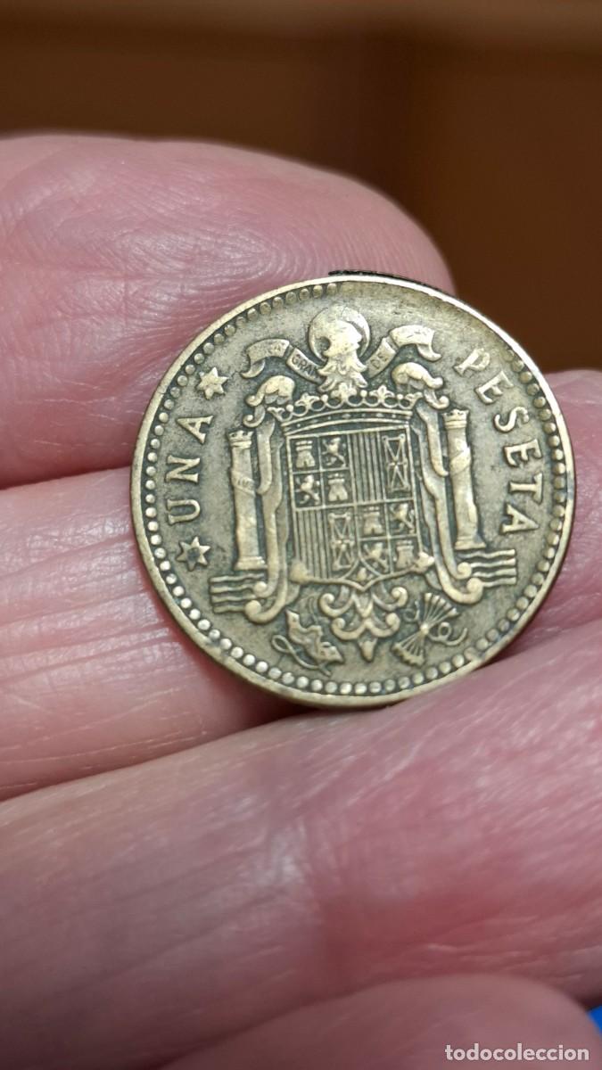 Monedas Franco: MONEDA DE 1 PESETA DE 1963 (CON ERROR) - Foto 3
