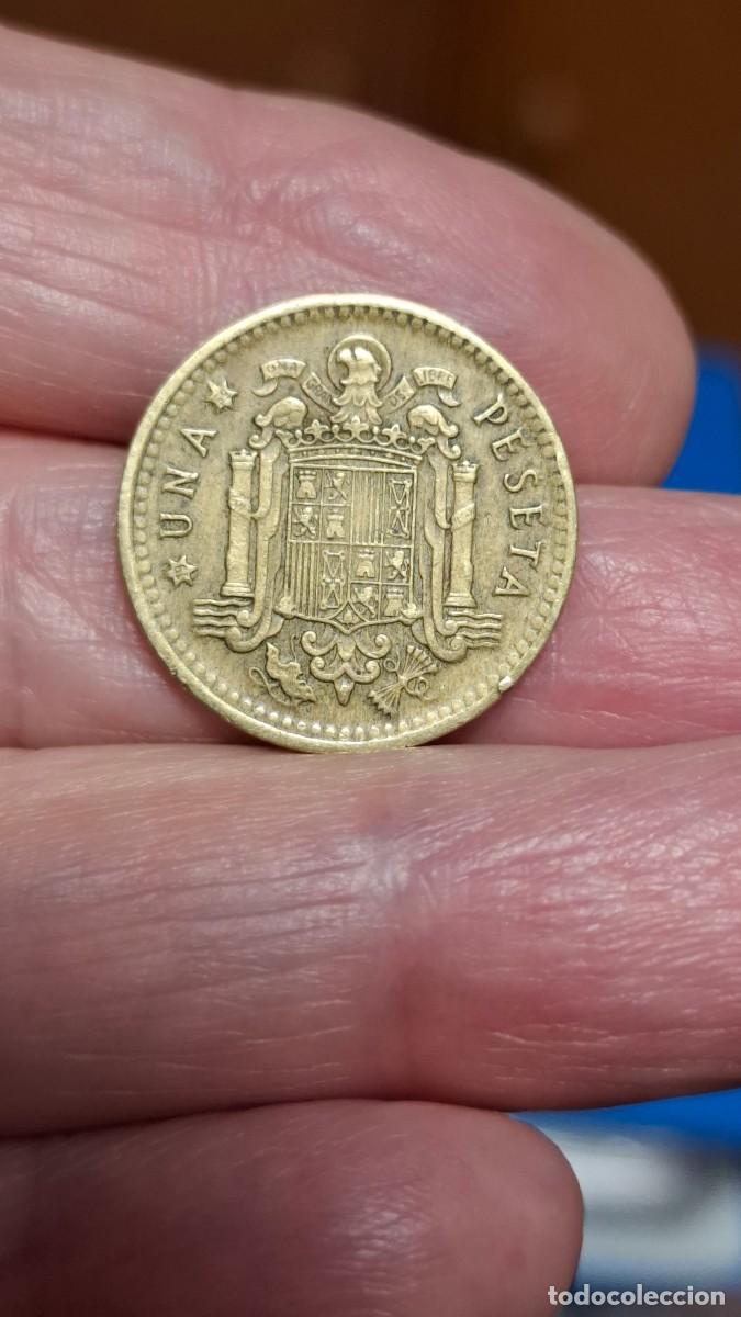 Monedas Franco: MONEDA DE 1 PESETA DE 1966 (CON ERROR) - Foto 2