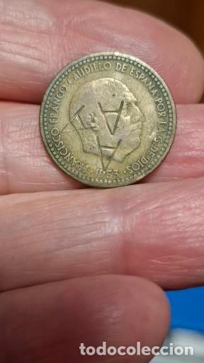 Monedas Franco: MONEDA DE 1 PESETA DE 1953 (CON ERROR) - Foto 1