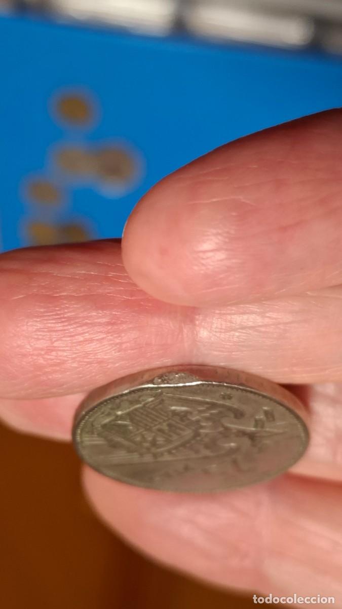 Monedas Franco: MONEDA DE 25 PESETAS DE 1957 (CON ERROR) - Foto 3