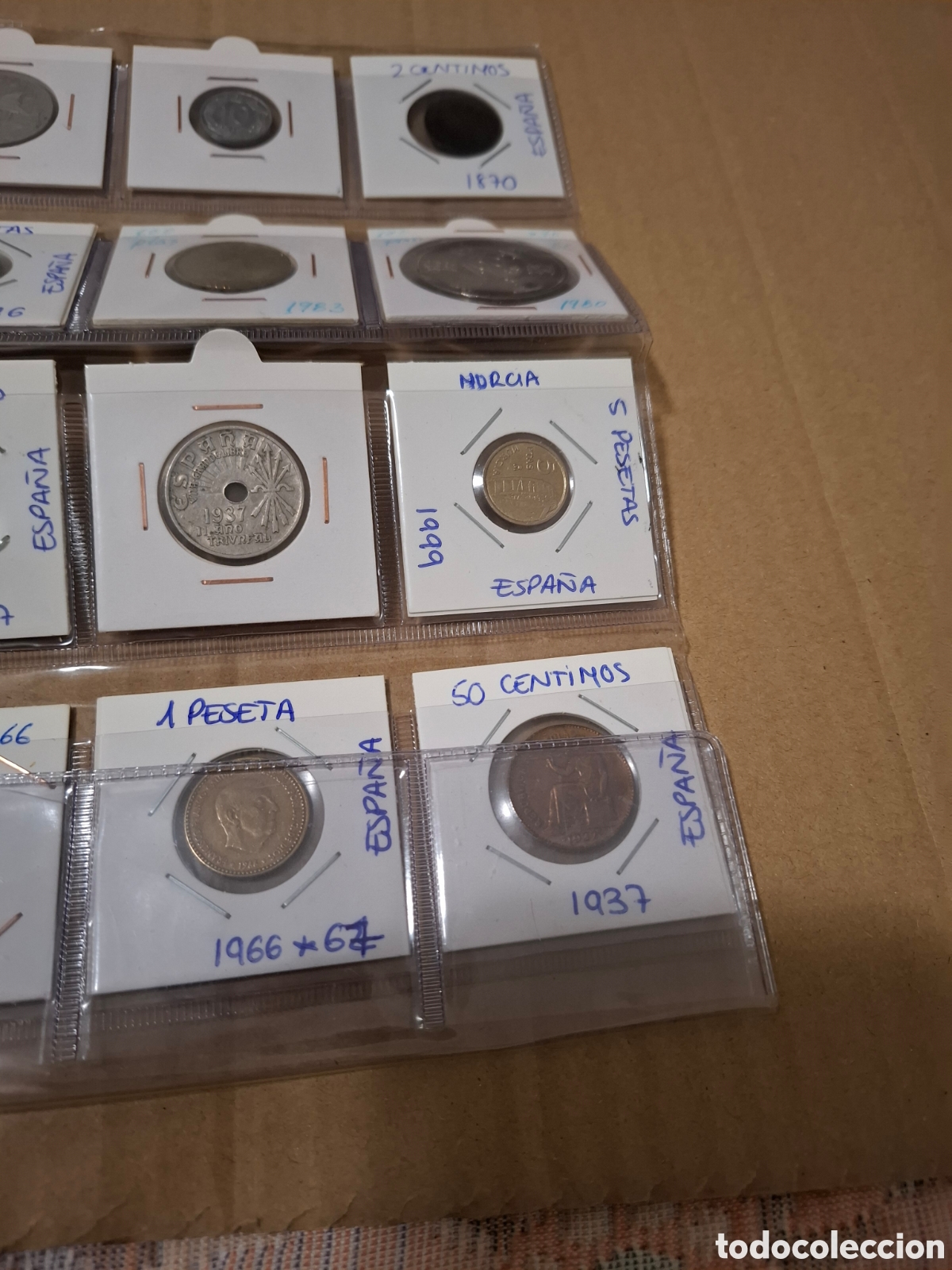Monedas Franco: Hoja con 16 monedas estuchadas y catalogadas - Foto 2