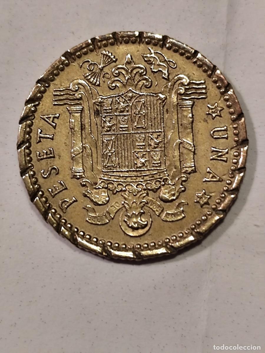 Monedas Franco: Moneda de 1 peseta de 1966 *19*71 - Foto 2