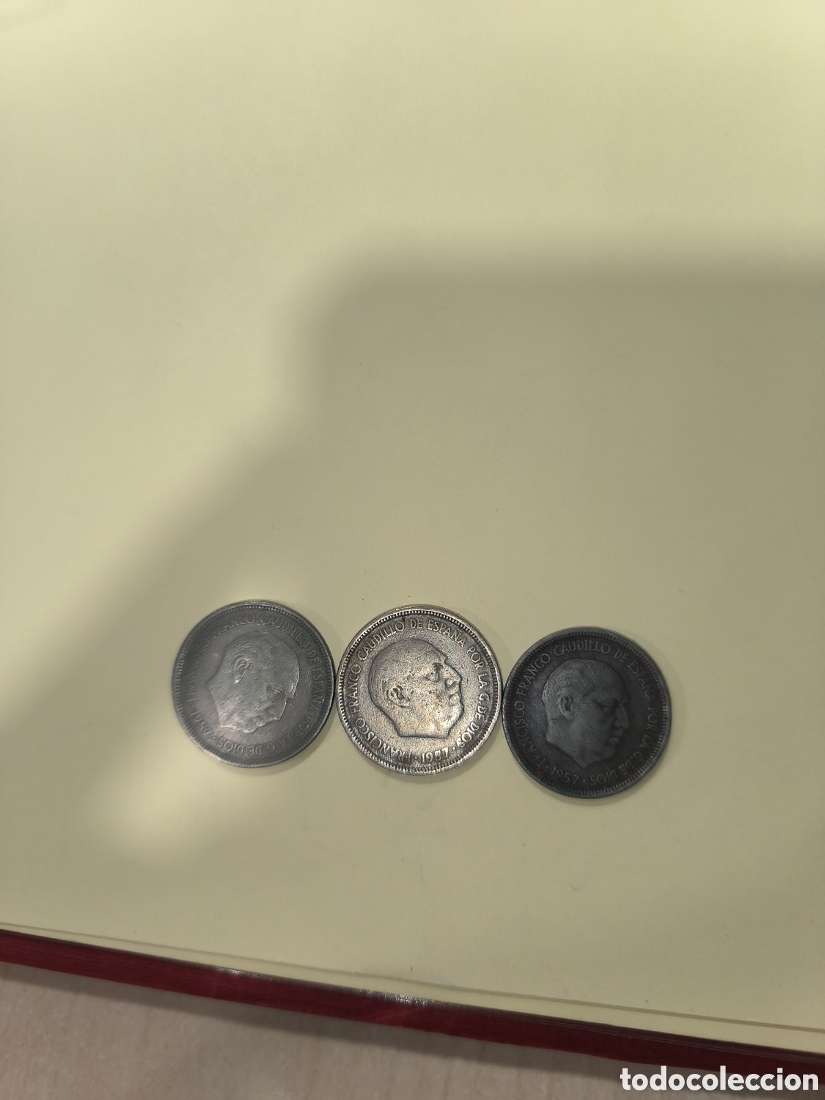 Monedas Franco: 5 pesetas del caudillo 1957, - Foto 2