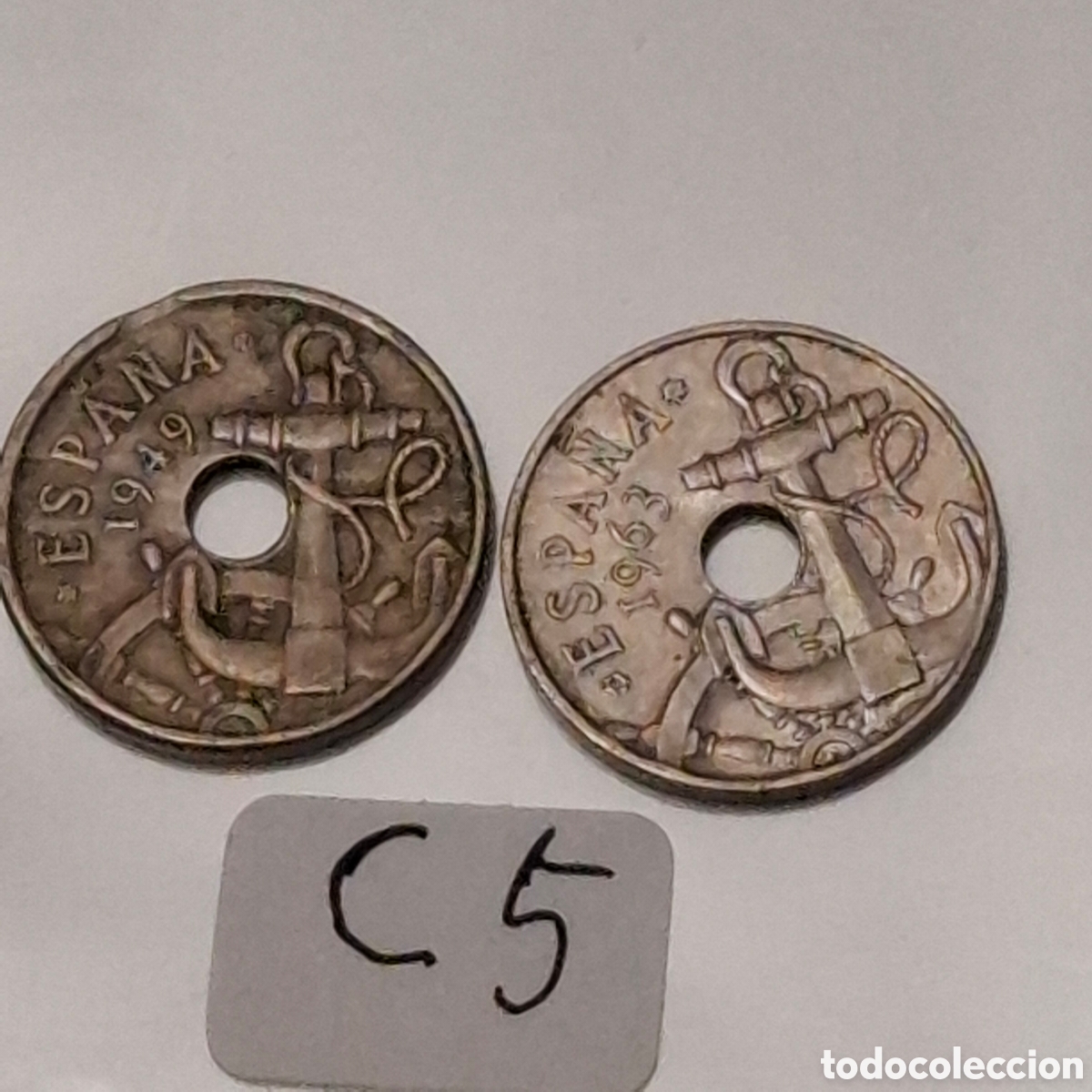 Moedas Franco: Dos Monedas De 50 C&eacute;ntimos De Peseta, 1 Del 1949 Y Otra De 1963, Ancla y Yugo Con Flechas.