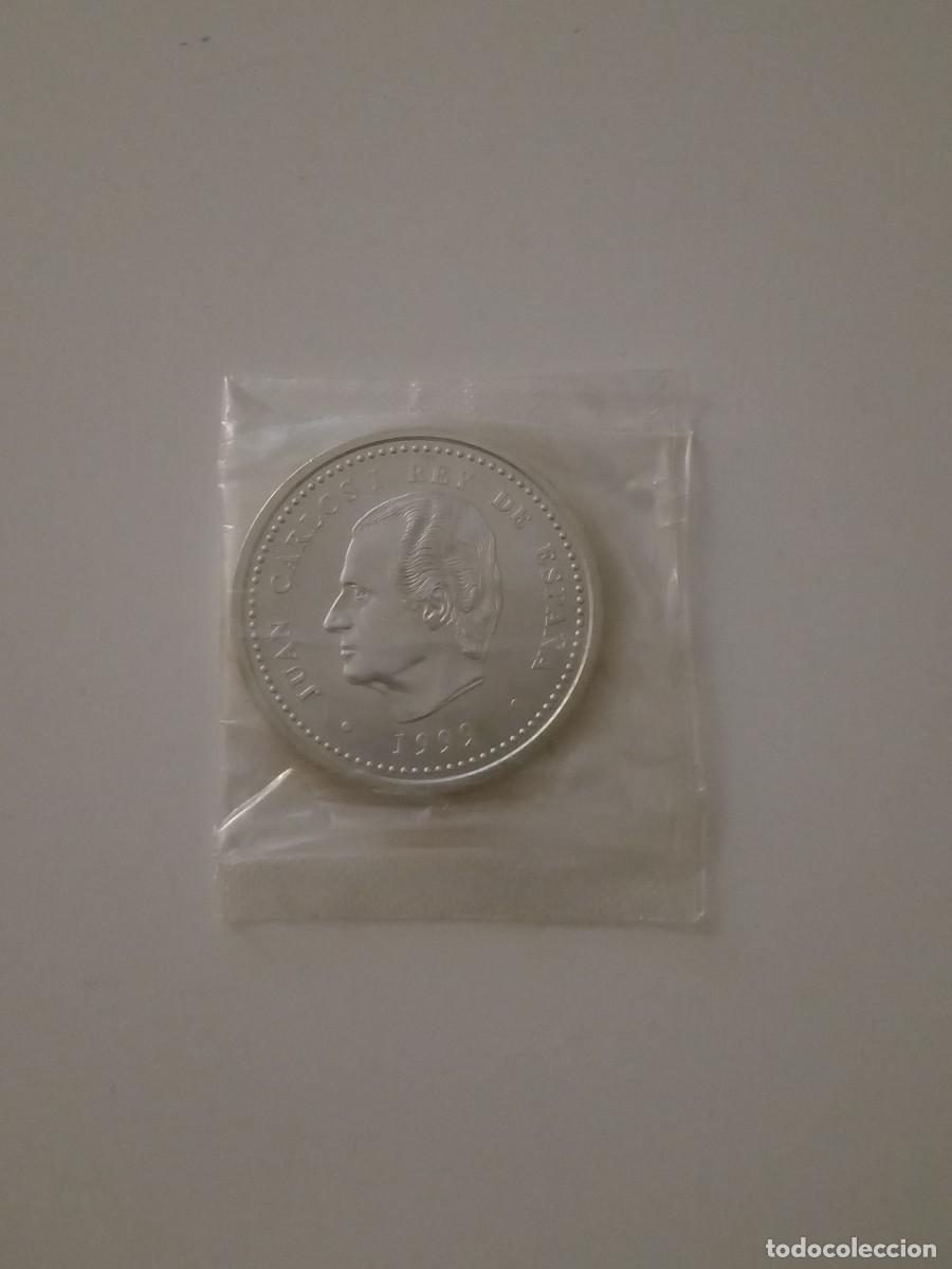 Monedas Franco: Moneda de plata de Espa&ntilde;a de 2000 pesetas - Foto 2