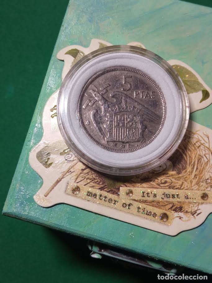 Monedas Franco: MONEDA DE 5 PESETAS DE 1957 *58 - Foto 3