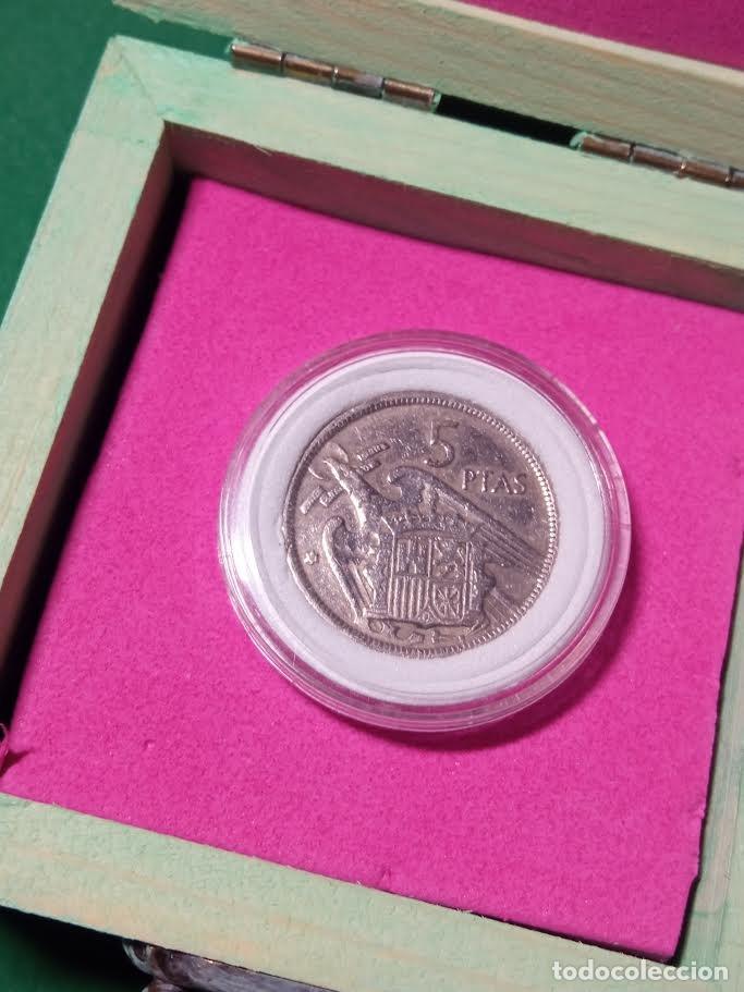 Monedas Franco: MONEDA DE 5 PESETAS DE 1957 *58 - Foto 1
