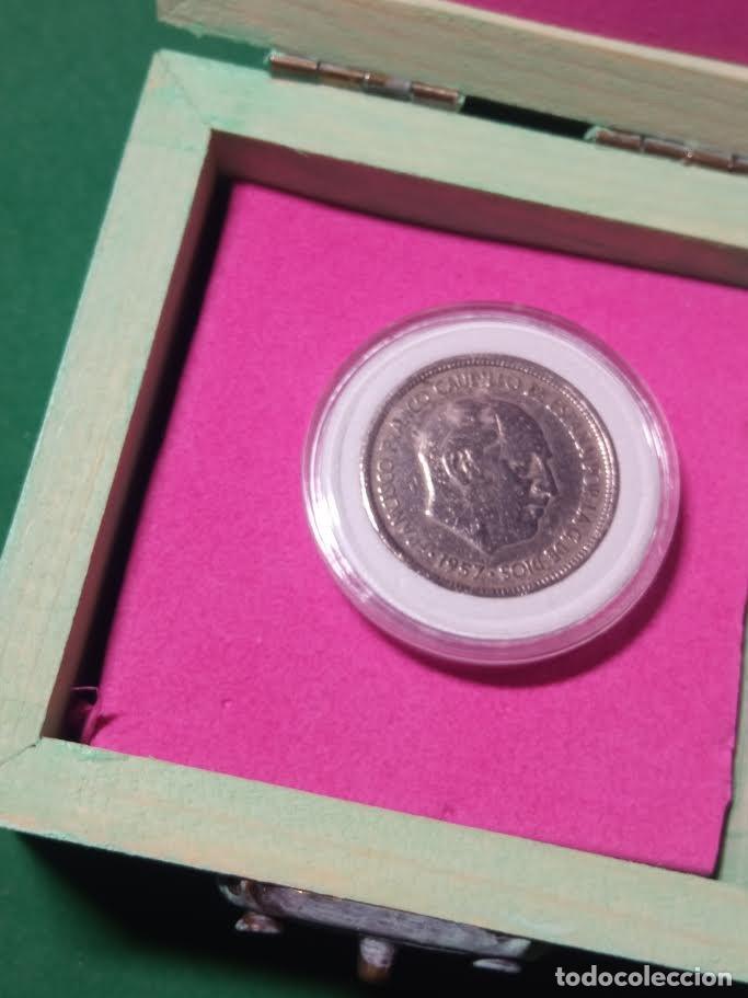 Monedas Franco: MONEDA DE 5 PESETAS DE 1957 *58 - Foto 2