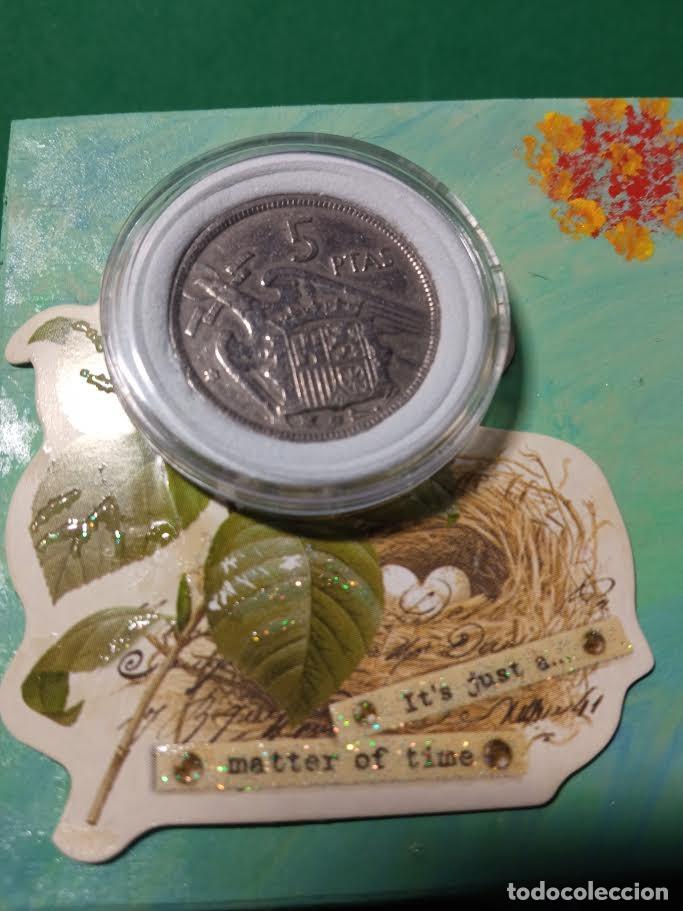 Monedas Franco: MONEDA DE 5 PESETAS DE 1957 *58 - Foto 5