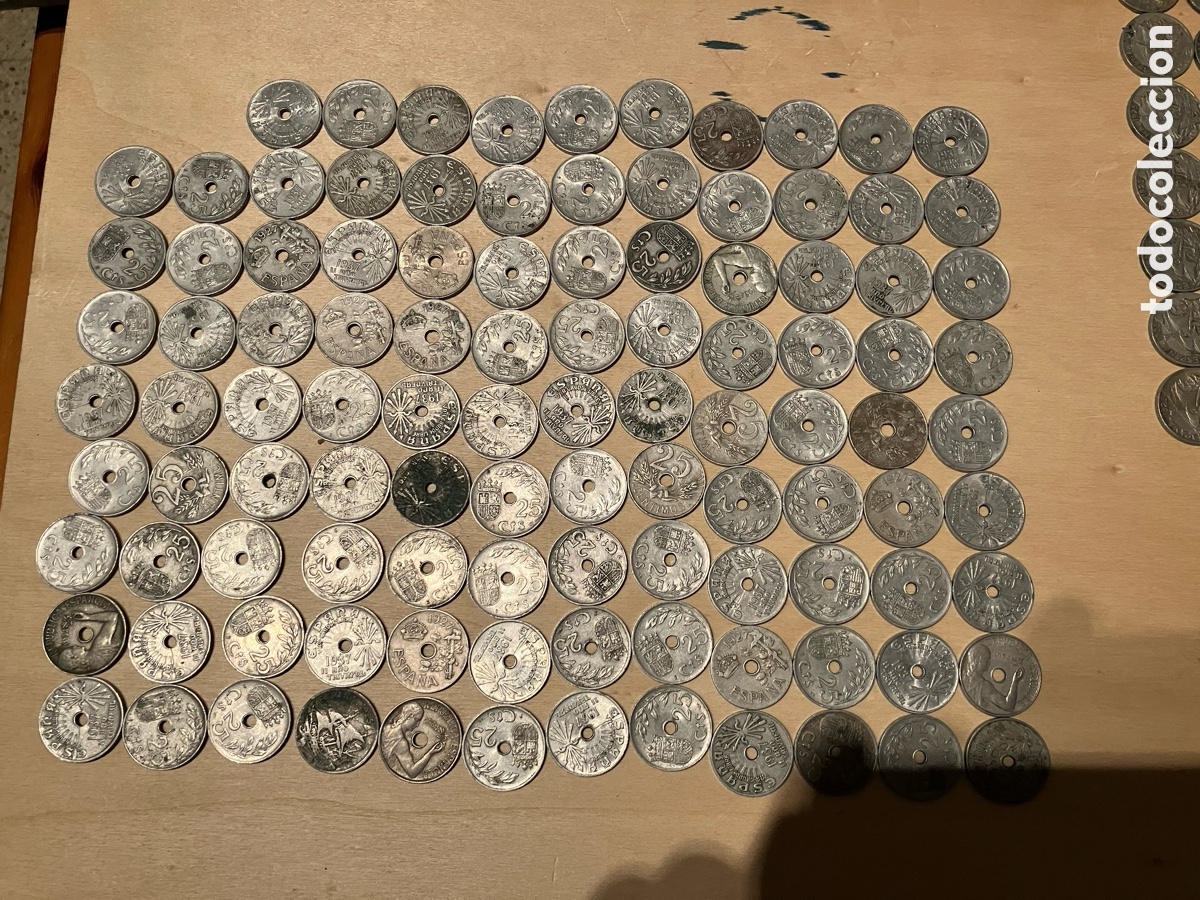 Monedas Franco: Lote de monedas de 25 C&eacute;ntimos, una parte sin el agujero central